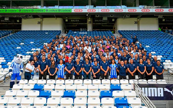 Se toma Rayados foto oficial 4 cue