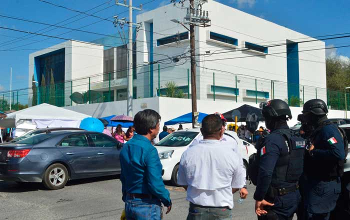 En 'pie de lucha' siguen los maestros de Reynosa 5 fgheds