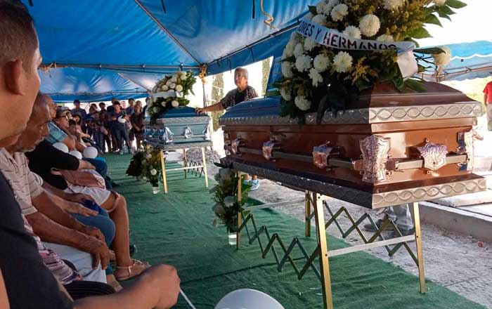 Dan último adiós a Cristina y Nataly 1 fune