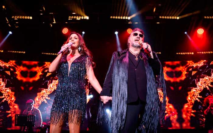Lucero y Mijares la pareja ideal en el escenario 3 mija