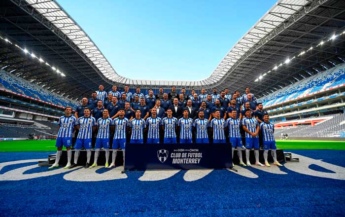 Se toma Rayados foto oficial 3 mt 1