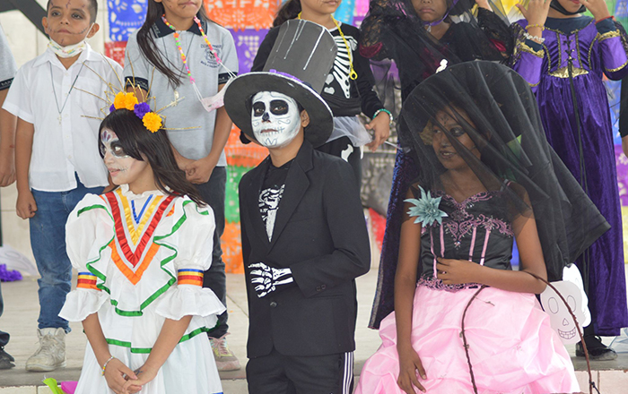 Invitan a participar en el concurso de catrines y catrinas 2 368124671 1549116819165634 7740430168655644296 n