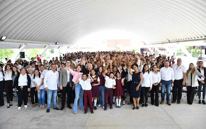 Presentan foro para prevenir embarazos no deseados 1 380662374 196346346830412 4484140259467411673 n