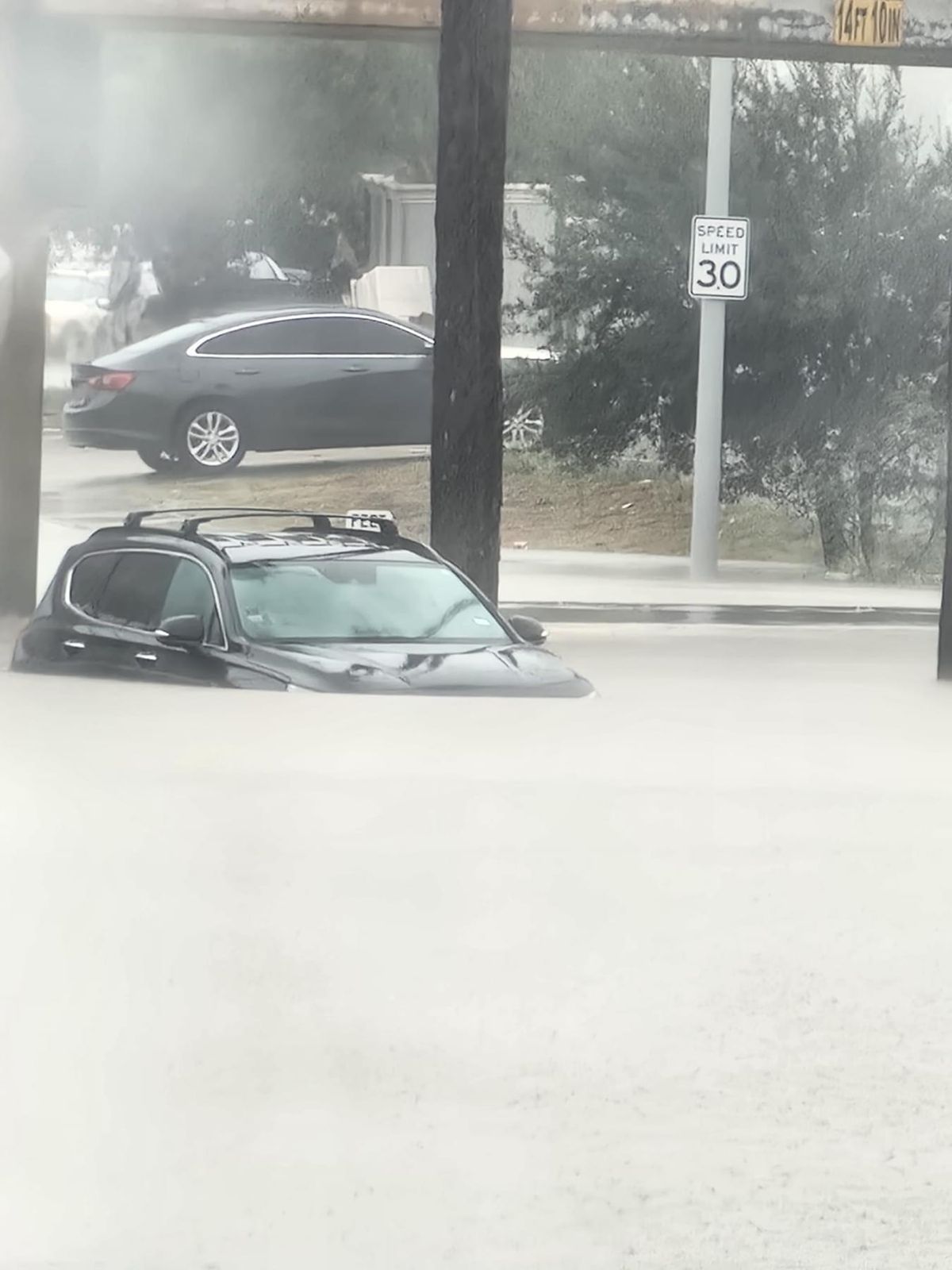 Lluvias causan encharcamientos en Brownsville, Texas 3 384523103 1024952658646764 4484458217201363679 n