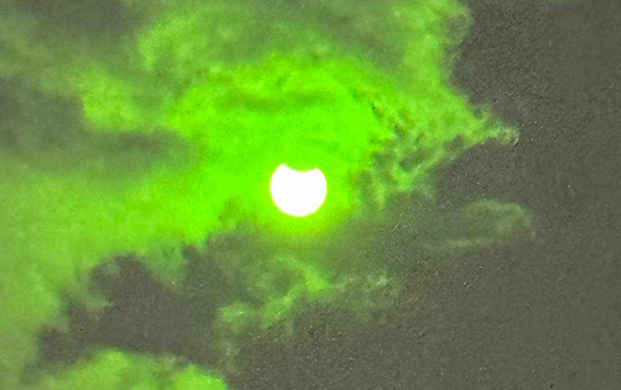 Así inicia el eclipse solar en Monterrey 1 387346884 710948070886542 8064729252578631616 n