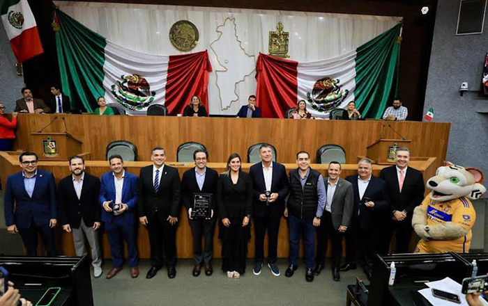 Reconoce Congreso a Tigres por su octavo título 2 393756083 580246627525849 5296639108548698443 n