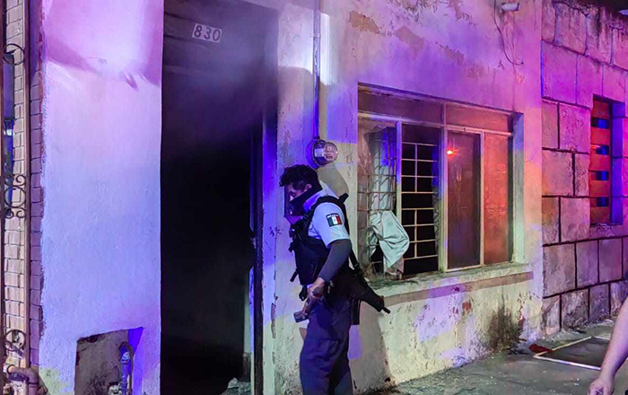 Policías de Monterrey salvan a hombre de morir calcinado 2 394238723 706597324688547 6703206291028115004 n