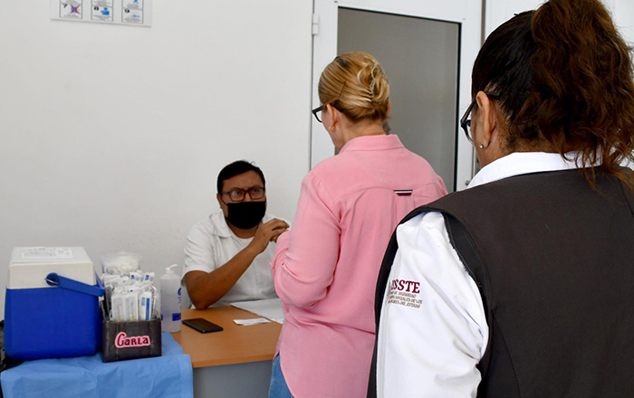 Mujeres de la SSPT reciben información sobre cáncer de mama 2 394592613 382316244123472 5321286018052143848 n