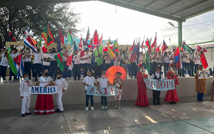 Avivan la paz con desfile, cantos y poesías en el Día de la ONU 4 395362334 2095867210806107 8607104298138387183 n