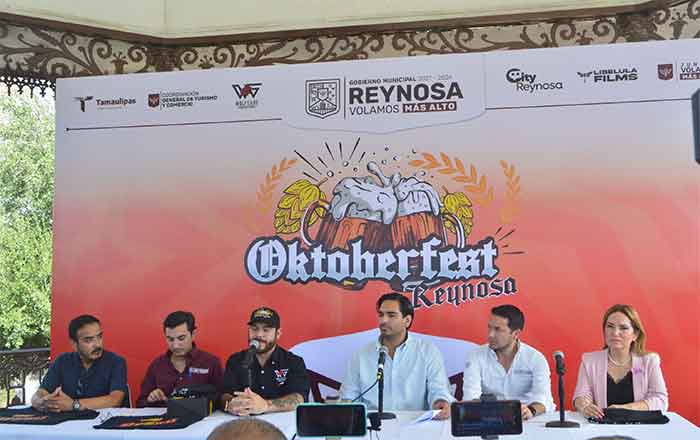 Invita Carlos Peña a disfrutar del Octoberfest 1 ALCALDE 4