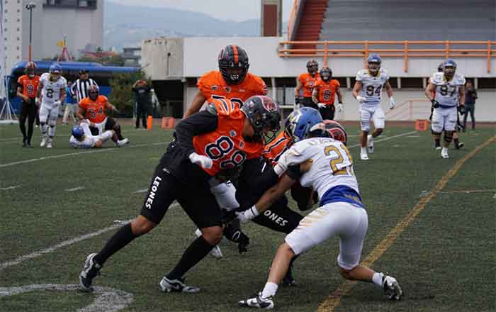 Mantiene Auténticos el invicto; vence a Anáhuac 31-21 3 AUTENTICOS 3