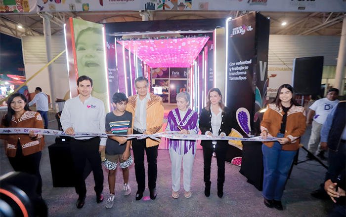 Américo y María inauguran el stand del DIF Estatal en la Feria Tamaulipas 2023 1 Captura de Pantalla 2023 10 21 a las 11.27.58