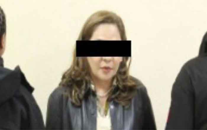 DIRECTORA