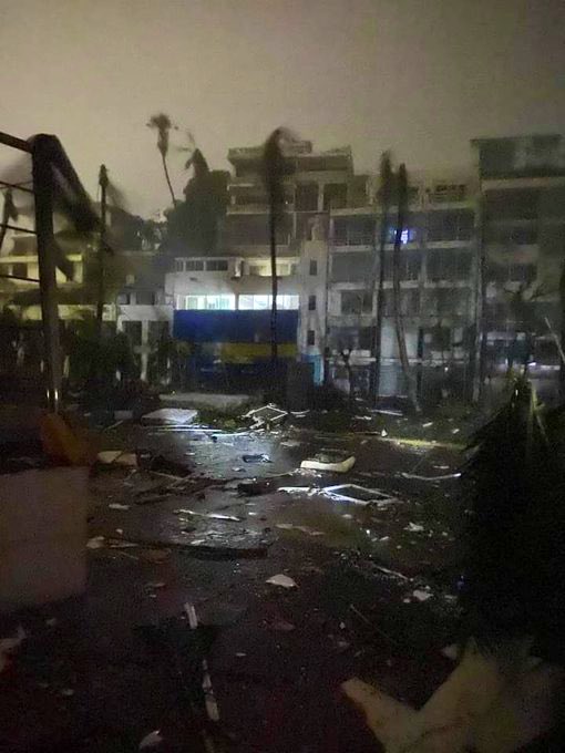 ‘Otis’ se lleva fachada de plaza Galerías Diana en Acapulco 2 F9Sh4SEbkAAPs9I