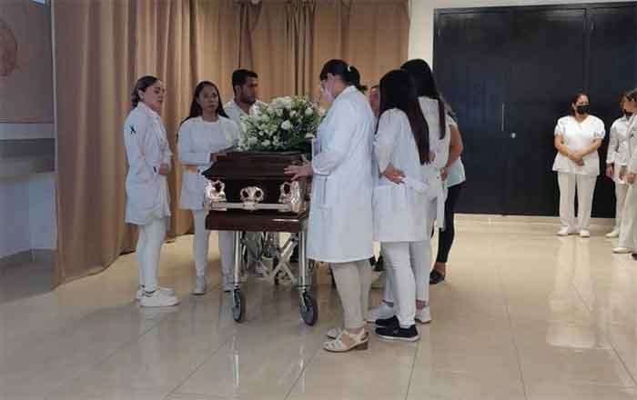 Dan homenaje en Hospital General a familia victorense 1 FAMILIA 2