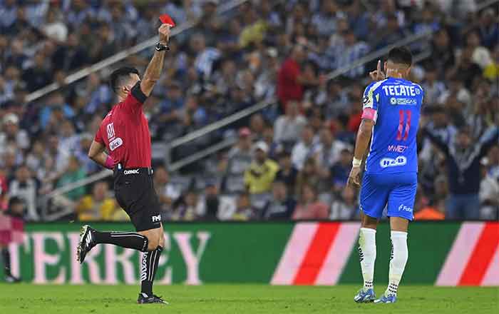 América vence a Rayados en casa 3-0 1 MAXI MEZA 1