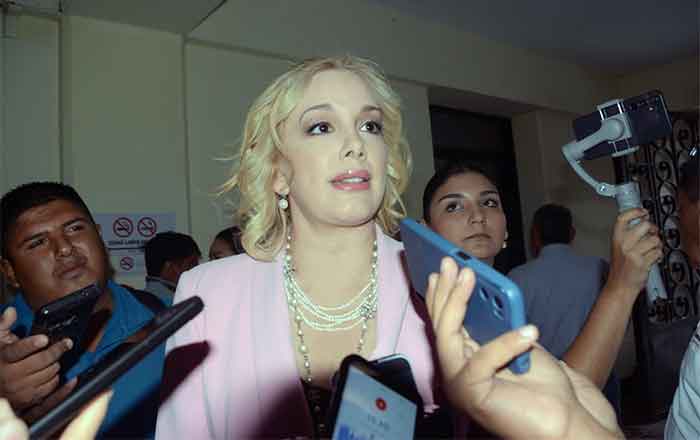 MUJER