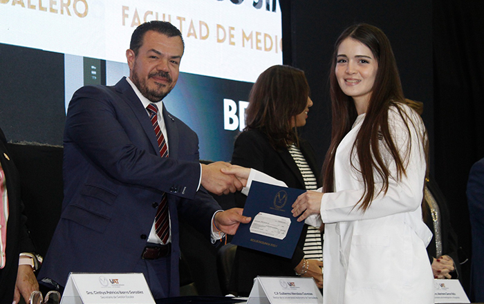 Entrega UAT becas a sus estudiantes de excelencia 1 370107207 863576695266243 8270891132677449933 n