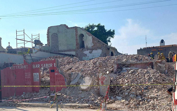 Se desploma marquesina en Tampico; reportan víctimas mortales 1 384543789 705541468153184 366374680202282902 n