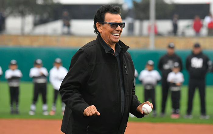 Inaugura Fernando Valenzuela parque de béisbol con su nombre en San Pedro 3 399730289 860818105773768 7267763159914941019 n