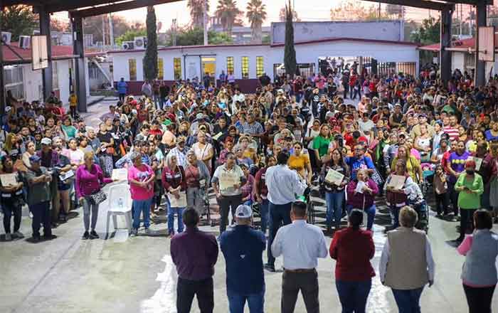 Regularizan vecinos de colonia Voluntad y Trabajo pago de agua potable 1 ALCALDE 2 7