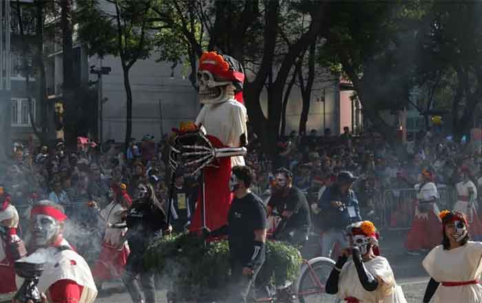 Realizan desfile Día de Muertos en la CDMX; acuden un millón 250 mil personas 10 DESFILE 11