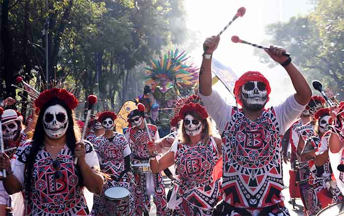 Realizan desfile Día de Muertos en la CDMX; acuden un millón 250 mil personas 2 DESFILE 2