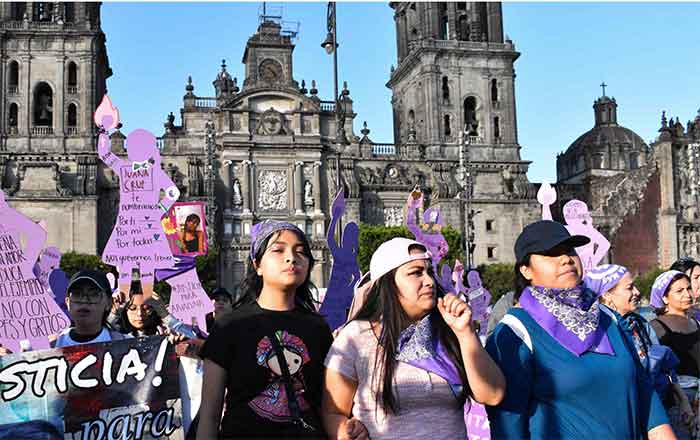 Marchan mil 500 por eliminación de la violencia contra mujer en CDMX 4 MUJERES 1