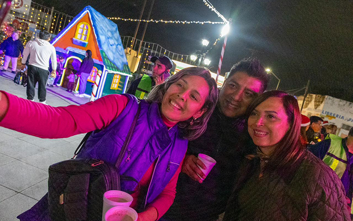 Llevan magia de desfiles navideños por diferentes sectores de Guadalupe 2 3 2
