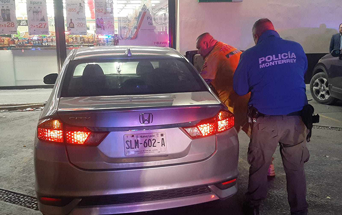 Salva policía de Monterrey a niño que se broncoaspiraba 2 405857863 1514268526061357 4292967602167174598 n