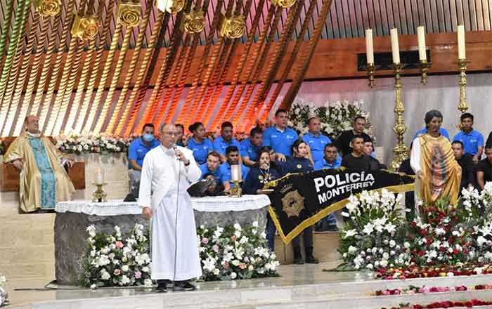 Policía de Monterrey realiza carrera 'Rosa de Plata' al Santuario 2 POLICIA MTY 2