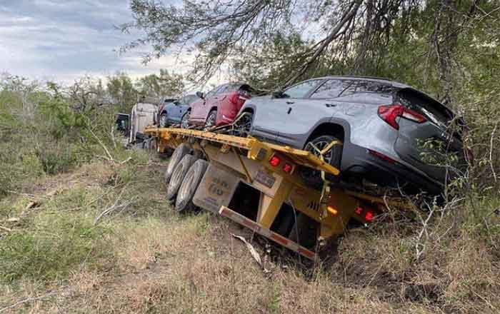 Tráiler derrapa y se sale de carretera federal de González 1 TRAILER 2