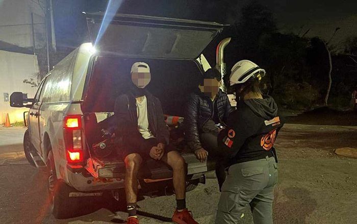 Rescatan a jóvenes en Cerro de las Mitras 2 413943237 876642880779049 5522076822169491029 n