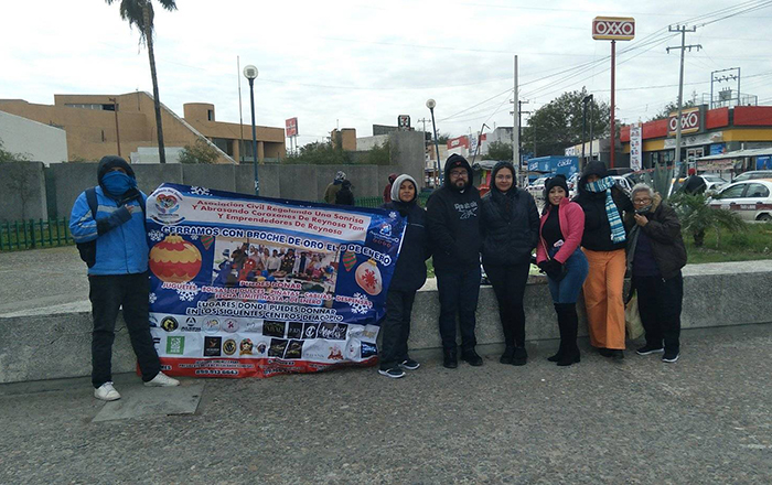 Reparten pan y bebida caliente en el IMSS de Reynosa 1 415746415 2114746912215232 2232463340422388746 n
