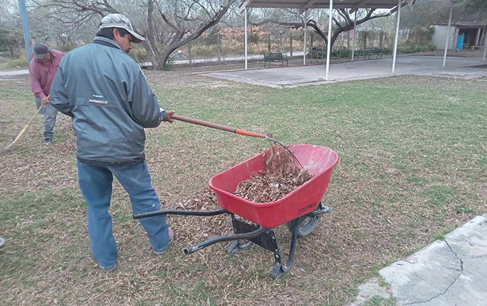 Despejan de maleza al asilo en Río Bravo 2 418736861 1853236108446673 8318120675551475019 n