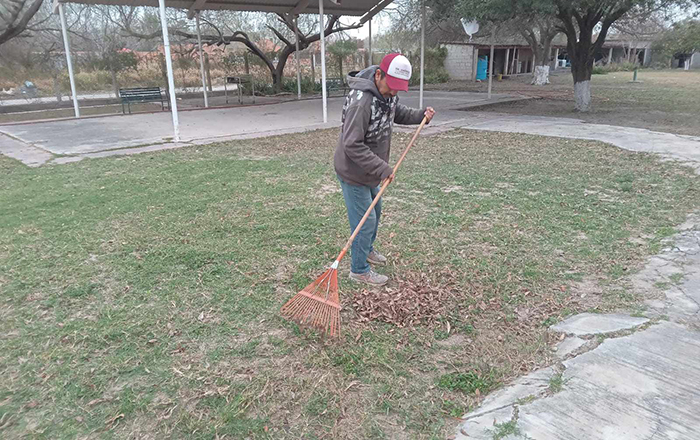 Despejan de maleza al asilo en Río Bravo 1 418995719 437798318571453 4733424507491470800 n 1