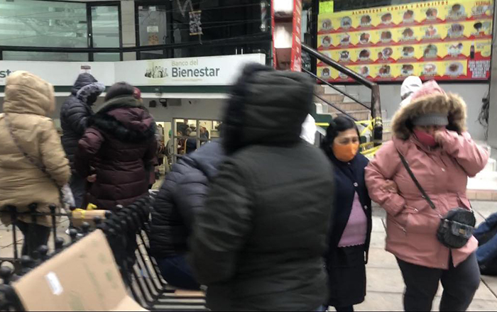 Ni el frío los detiene para cobrar su pensión 1 419447839 771323455031504 2452483939040266185 n