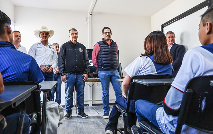 Instalan aulas móviles en la Sierra de Santiago para preparatoria 3 STGO 321