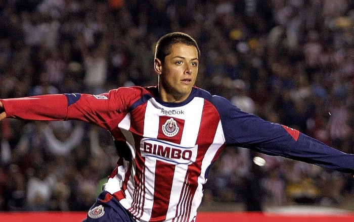 chivas_felicita_a_chicharito_hernandez_crop1631235912270.jpg_1834093470