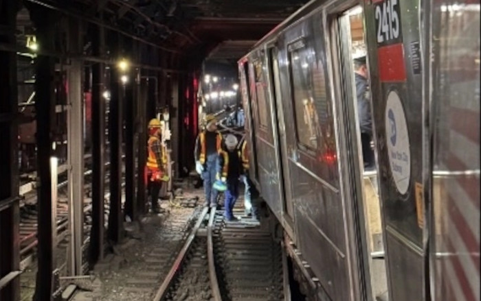 tren-del-metro-de-ny-se-descarrila-tras-choque-20-personas-resultan-lesionadas-2915html-nyjpg-3003html-d1351494-9170-4c5c-8ea8-db59b1840f56