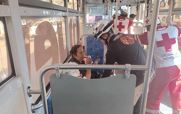 Choque de camión urbano deja seis lesionados en Monterrey 3 420167905 1942656076136296 4331910950020345803 n