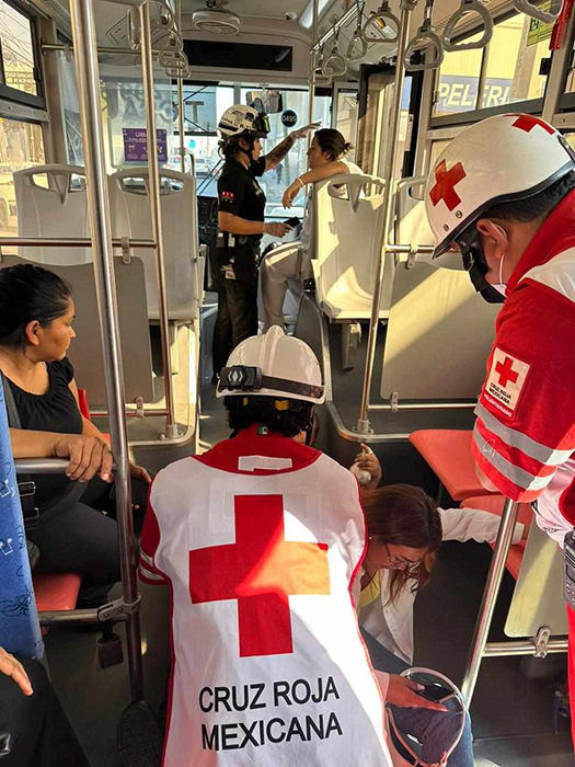 Choque de camión urbano deja seis lesionados en Monterrey 2 420186802 345886624940270 1780170169550597635 n
