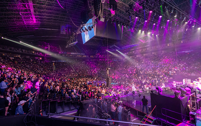 Pesado 'enamora' y sorprende a sus fans en la Arena Monterrey 1 423599704 227738113667350 1430467881643630927 n