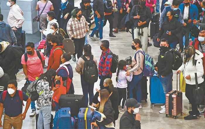 Aeroméxico cancela 14 vuelos por ceniza de 'Don Goyo' 1 AEROPUERTO