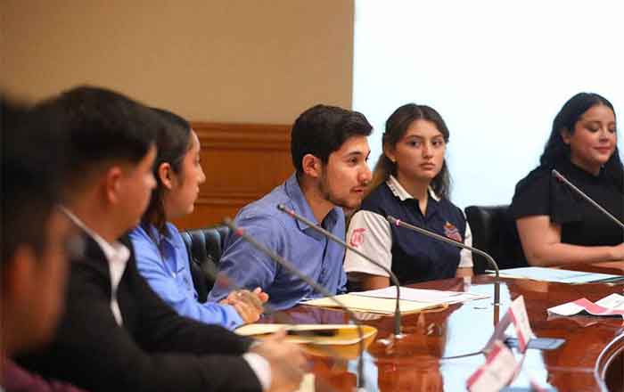 En Nuevo Laredo escuchan decisión juvenil; forman comités 1 JOVENES