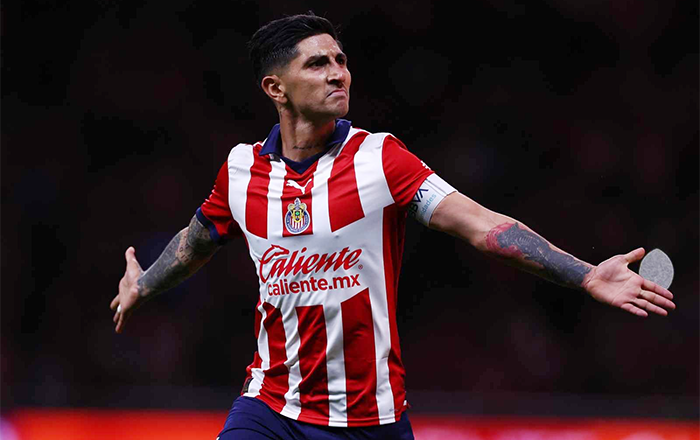 Chivas derrota a Pumas 3-1; 'El Chicharito' tiene minutos de juego 2 POCHO GUZMAN