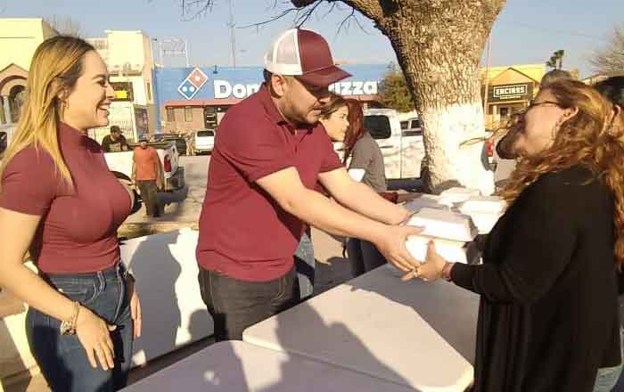 Regala Lalo Yáñez tamales en Día de la Candelaria 1 RIO BRAVO 2 1