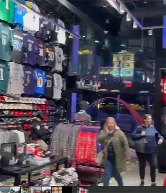 Y todos quieren un souvenir del Super Tazón 1 SOUVENIRS 2