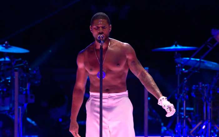 Usher recuerda a Michael Jackson en el medio tiempo del Super Bowl 2 ma 1