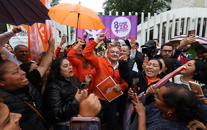 Héctor García registra su candidatura para liderar Guadalupe 1 2 2
